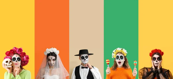 Zestaw Osób Malowanymi Czaszkami Twarzach Tle Koloru Meksykański Dzień Zmarłych — Zdjęcie stockowe