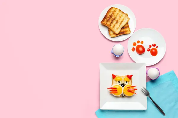 Plate Funny Breakfast Shape Cat Toasts Vegetables Pink Background — Stock Photo, Image