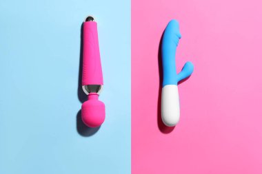 Mavi ve pembe arkaplanda vibratörler