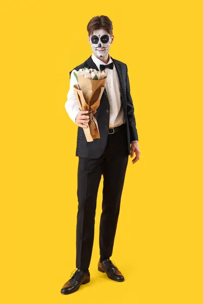 Young Man Dressed Halloween Bouquet Flowers Yellow Background — Stock Photo, Image