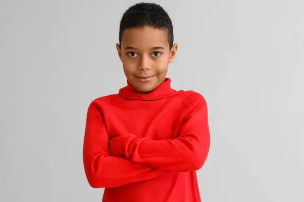Lindo Chico Afroamericano Suéter Cálido Sobre Fondo Claro —  Fotos de Stock