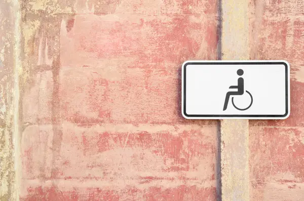 Señal Aparcamiento Para Discapacitados Pared Del Edificio Ciudad — Foto de Stock