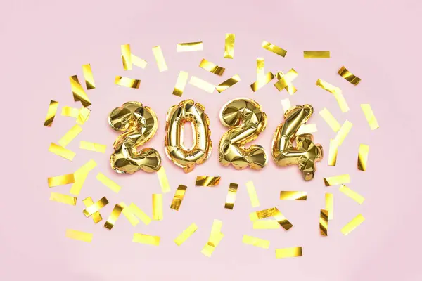 Globos Dorados Número 2024 Confeti Sobre Fondo Rosa Concepto Año — Foto de Stock
