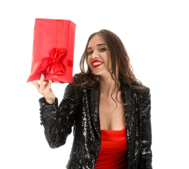 Beyaz arka planda yeteneği olan genç bir kadın. Yeni yıl kutlaması