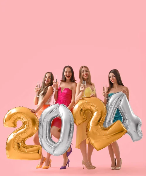 Happy Beautiful Women Balloons Shape Figure 2024 Champagne Glasses Celebrating — Stock Photo, Image
