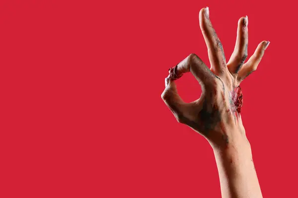 Mãos Zumbi Mostrando Gesto Fundo Vermelho Celebração Halloween — Fotografia de Stock