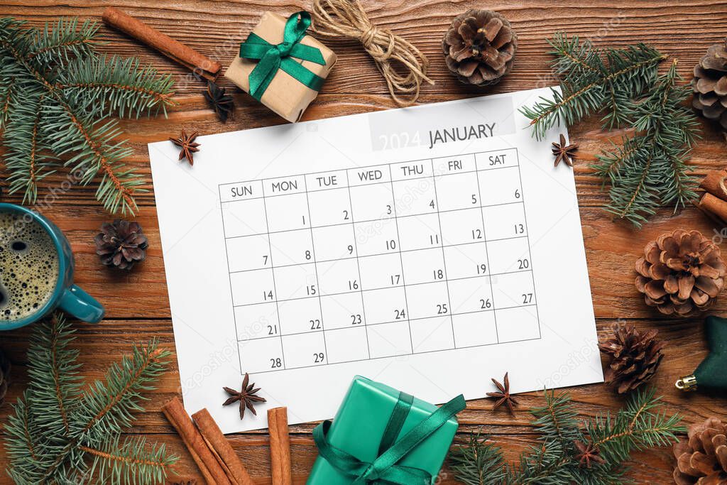 Calendario de papel para enero de 2024, cajas de regalo, taza de café y