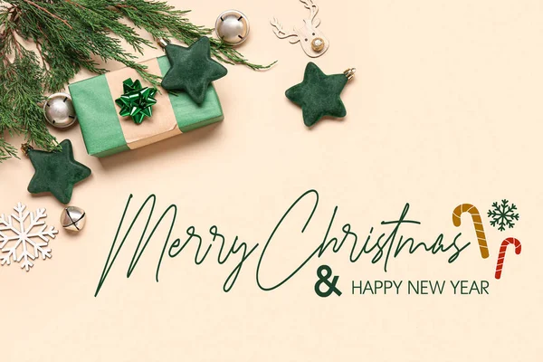 Grußkarte Für Weihnachten Und Neujahr Mit Nadelzweigen Geschenk Und Schönen — Stockfoto