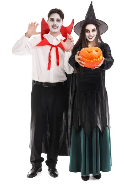 Cadılar Bayramı Için Giyinmiş Genç Bir Çift Beyaz Arka Planda — Stok fotoğraf