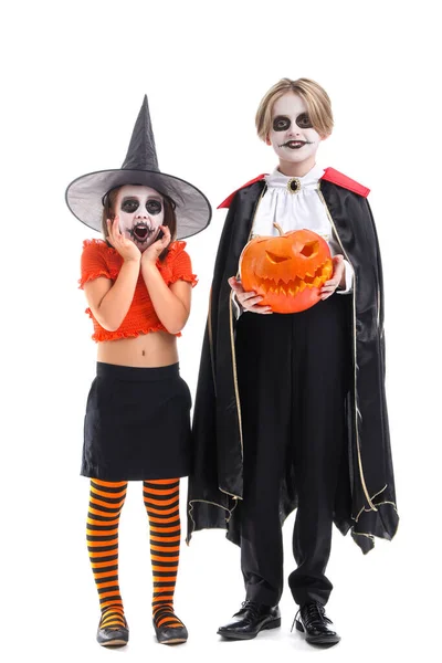 Kisgyerekek Öltözött Halloween Tök Fehér Háttér — Stock Fotó