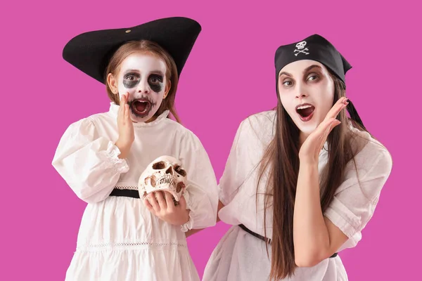 Shocked Little Girl Her Mother Dressed Halloween Pirates Purple Background — Stock Photo, Image