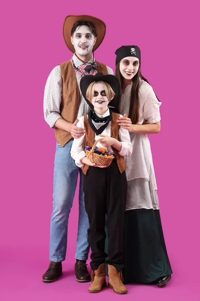 Happy Family Dressed Halloween Purple Background — Stock Photo, Image