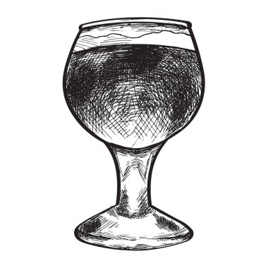 Beyaz arka planda bir bardak taze bira.