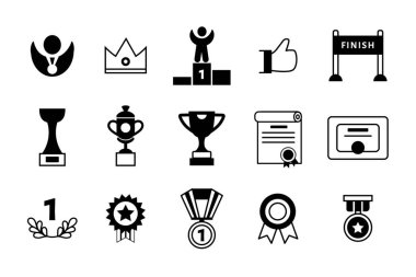 Kupa kupaları, altın madalyalar, ödül rozetleri ve beyaz arka planda diplomalar.