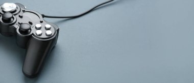 Metin için alanı olan gri arkaplan üzerindeki modern denetleyici