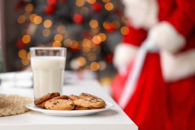 Sütlü Noel kurabiyeleri, yakın plan.