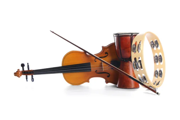Diferentes Instrumentos Musicais Sobre Fundo Branco — Fotografia de Stock