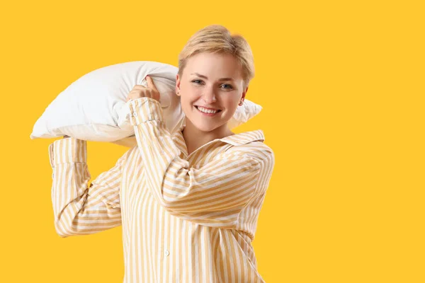 Young Woman Pajamas Pillow Yellow Background — Stock Photo, Image