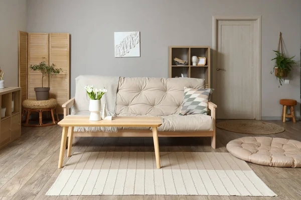 Interieur Eines Modernen Wohnzimmers Mit Couch Und Tisch — Stockfoto