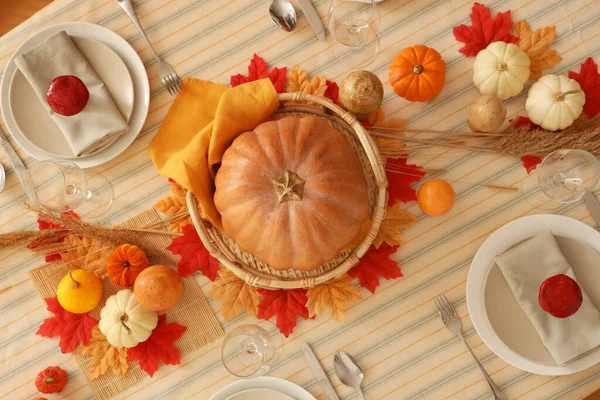 Festive Table Setting Thanksgiving Day Pumpkins Leaves Glasses Royalty Free Stock Photos