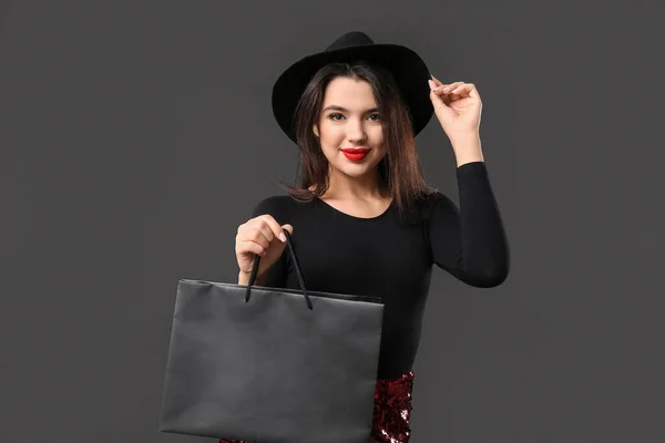 Beautiful Young Woman Shopping Bag Dark Background Black Friday Sale — Stock Photo, Image