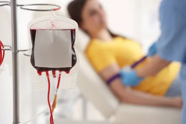 Confezione Sangue Trasfusione Clinica Primo Piano — Foto Stock