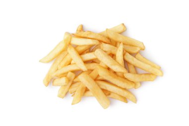 Beyaz arka planda bir yığın lezzetli patates kızartması.