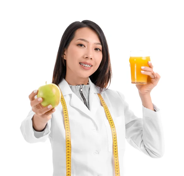 Vrouw Aziatische Voedingsdeskundige Met Appel Sap Witte Achtergrond — Stockfoto