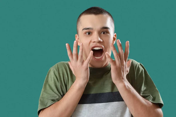 Afraid Young Man Screaming Green Background — Stock Photo, Image