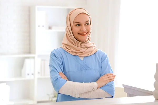 Portrait Muslim Medical Intern Clinic — Stock Photo, Image