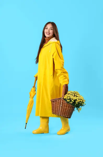 Jeune Femme Asiatique Avec Des Fleurs Chrysanthème Parapluie Sur Fond — Photo