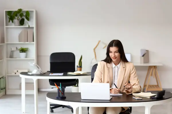 Beautiful Businesswoman Working Table Office — Stock Photo, Image