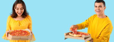 Açık mavi arka planda lezzetli pepperonili pizzalı mutlu adam ve kadın. Tasarım için pankart