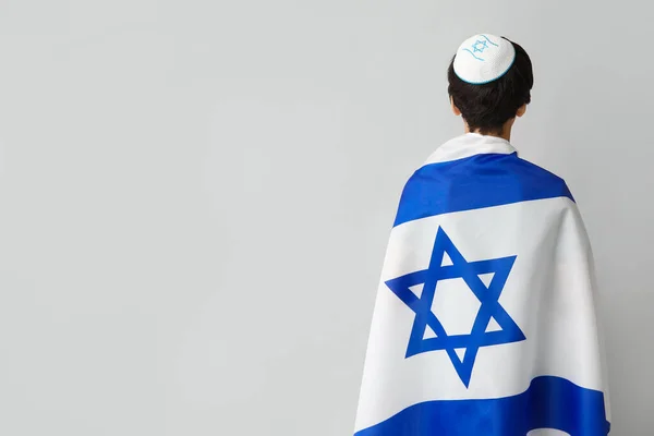 Kleiner Junge Kipa Mit Israel Fahne Auf Grauem Hintergrund Rückseite — Stockfoto