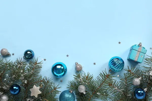 Рождественские Шары Елки Голубом Фоне — стоковое фото