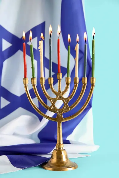 파란색 배경에 이스라엘 메노라 Hanukkah — 스톡 사진