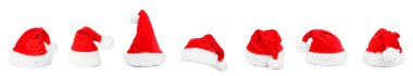 set üzerinde beyaz izole santa şapkalar