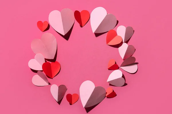 Рамка Різних Паперових Сердець Рожевому Фоні Святкування Дня Святого Валентина — стокове фото