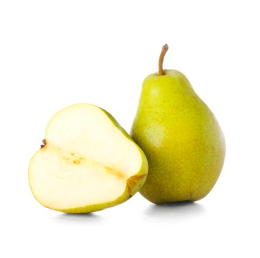 Olgun armutlar beyaz arkaplanda izole