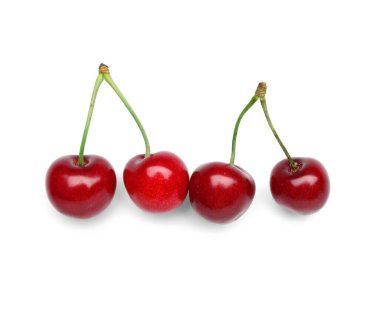 Beyaz arka planda tatlı kirazlar