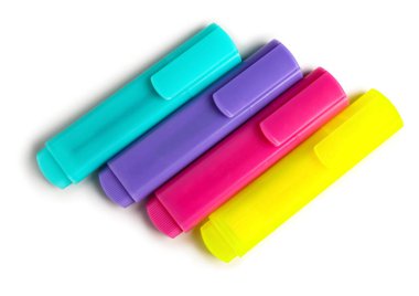 Beyaz arkaplanda renkli işaretler