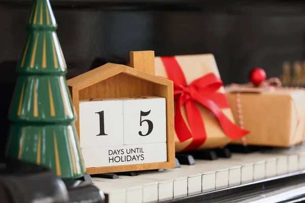 Kalender Met Tekst Dagen Holidays Kerstgeschenken Decor Pianosleutels Close — Stockfoto