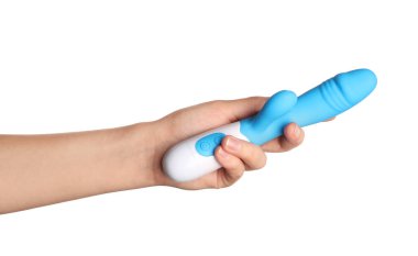 Beyaz arkaplanda izole edilmiş vibratörlü kadın eli, yakın plan