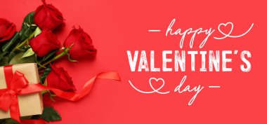 Güzel kırmızı güller ve hediye kutusuyla Sevgililer Günü bayrağı. 