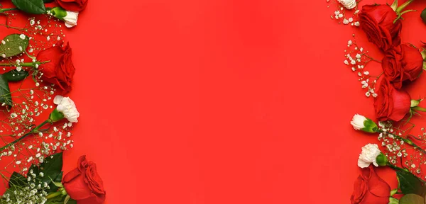 Много Красивых Цветов Красном Фоне Пространством Текста Празднование Дня Святого — стоковое фото