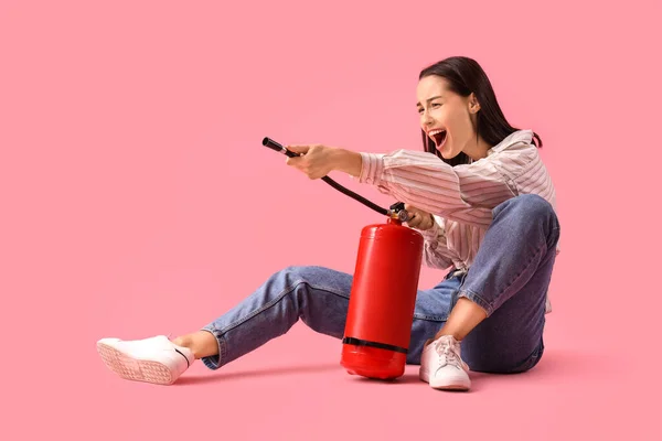 Scared Young Woman Fire Extinguisher Pink Background — Stock Photo, Image