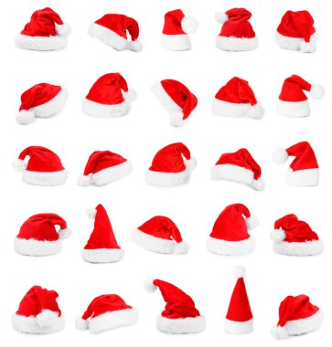 Beyaz renkte bir sürü Noel Baba şapkası var.