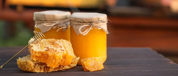 Jars Sweet Honey Combs Table Apiary — Stock Photo, Image