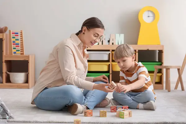 Nanny Little Boy Playing Cubes Home — Stock Photo, Image