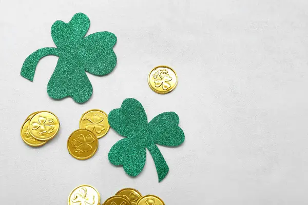 Paper Clovers Golden Coins Light Background Patrick Day Celebration — Foto de Stock
